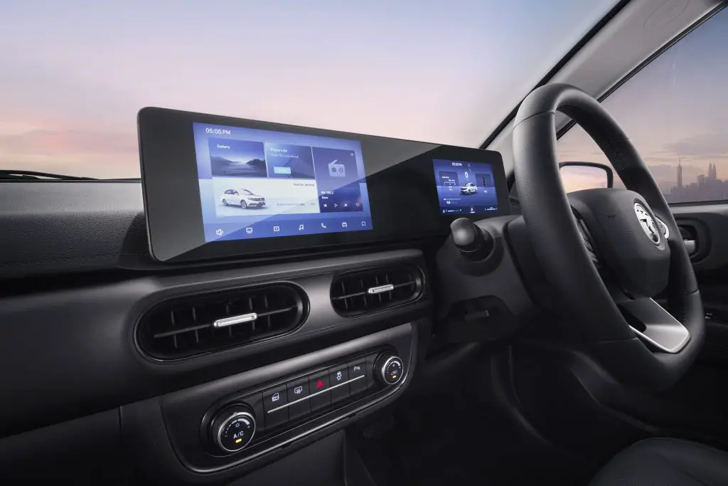 The All-New Saga’s 16-inch Integrated Dual Screen with wireless Apple CarPlay and Android Auto.