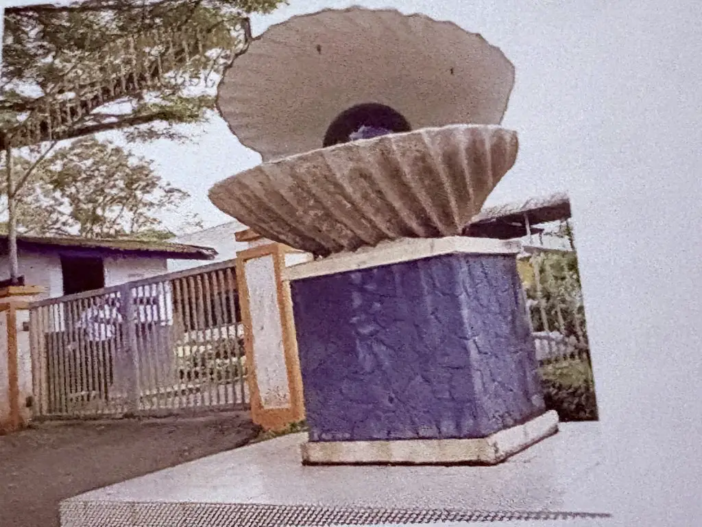 Pearl sculpture at SJK (C) Kim Choo Seng in Batu Kawa, Sarawak.