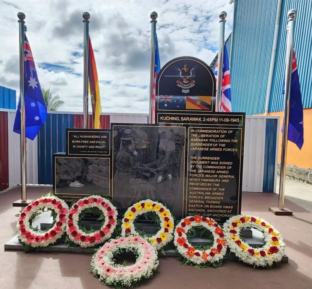 A memorial monument at Pending Point, Kuching, commemorating the Japanese surrender and the return of peace to Sarawak. Source: Official Facebook page of Sarawak Deputy Premier Dr Sim Kui Hian