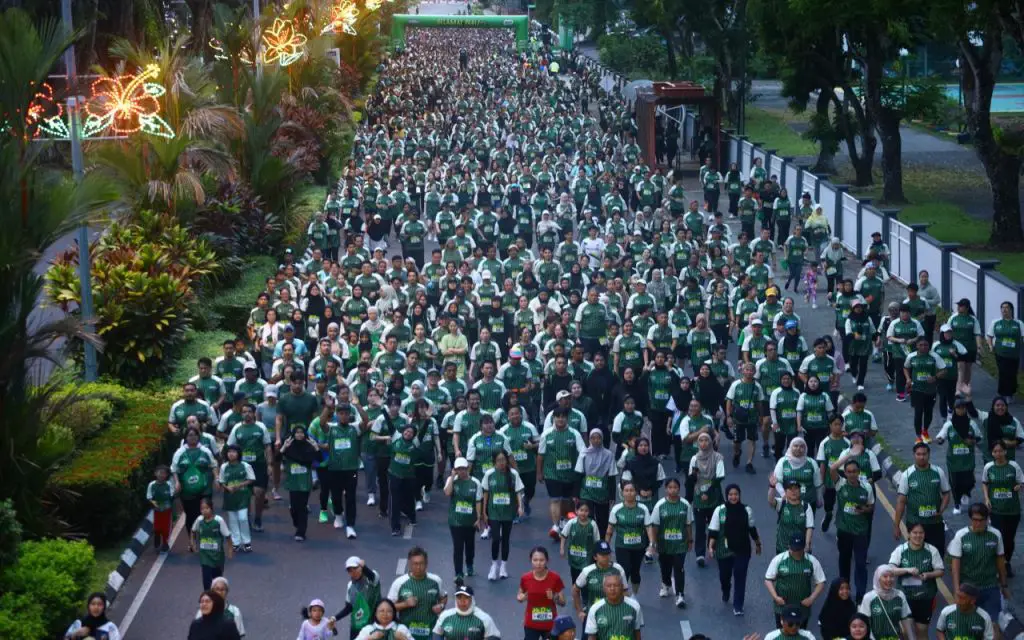Thousands of participants from Sarawak’s multi-ethnic communities enjoying their fun run with families at the MILO® Malaysia Breakfast Day, which celebrated healthier breakfast habits and active living.