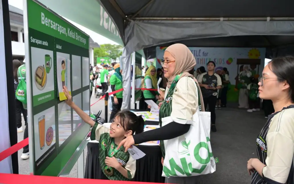 On-ground activations include the Nestlé for Healthier Kids (N4HK)
programme, which promotes balanced
nutrition education and the “Suku-Suku
Separuh” in an engaging and
family-friendly way.